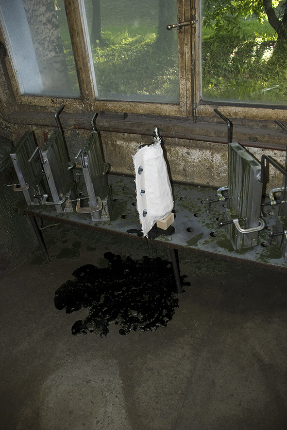 Christophe Mazuyet Design Product Uglyvase 04.jpg Christophe Mazuyet Design Product Uglyvase 04.jpg